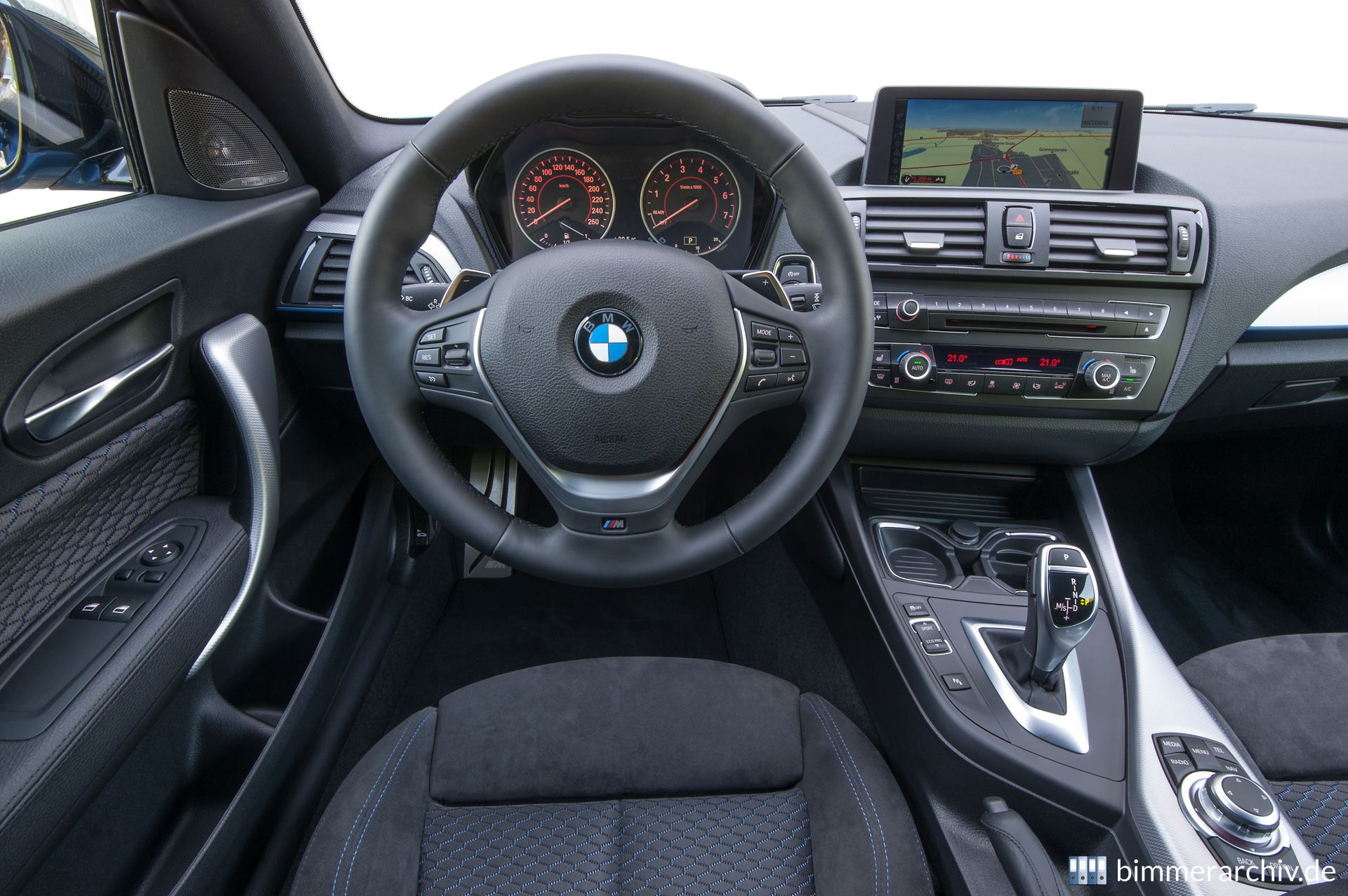 Achtgang-Sport-Automatik Getriebe mit Launch Control im BMW M135i