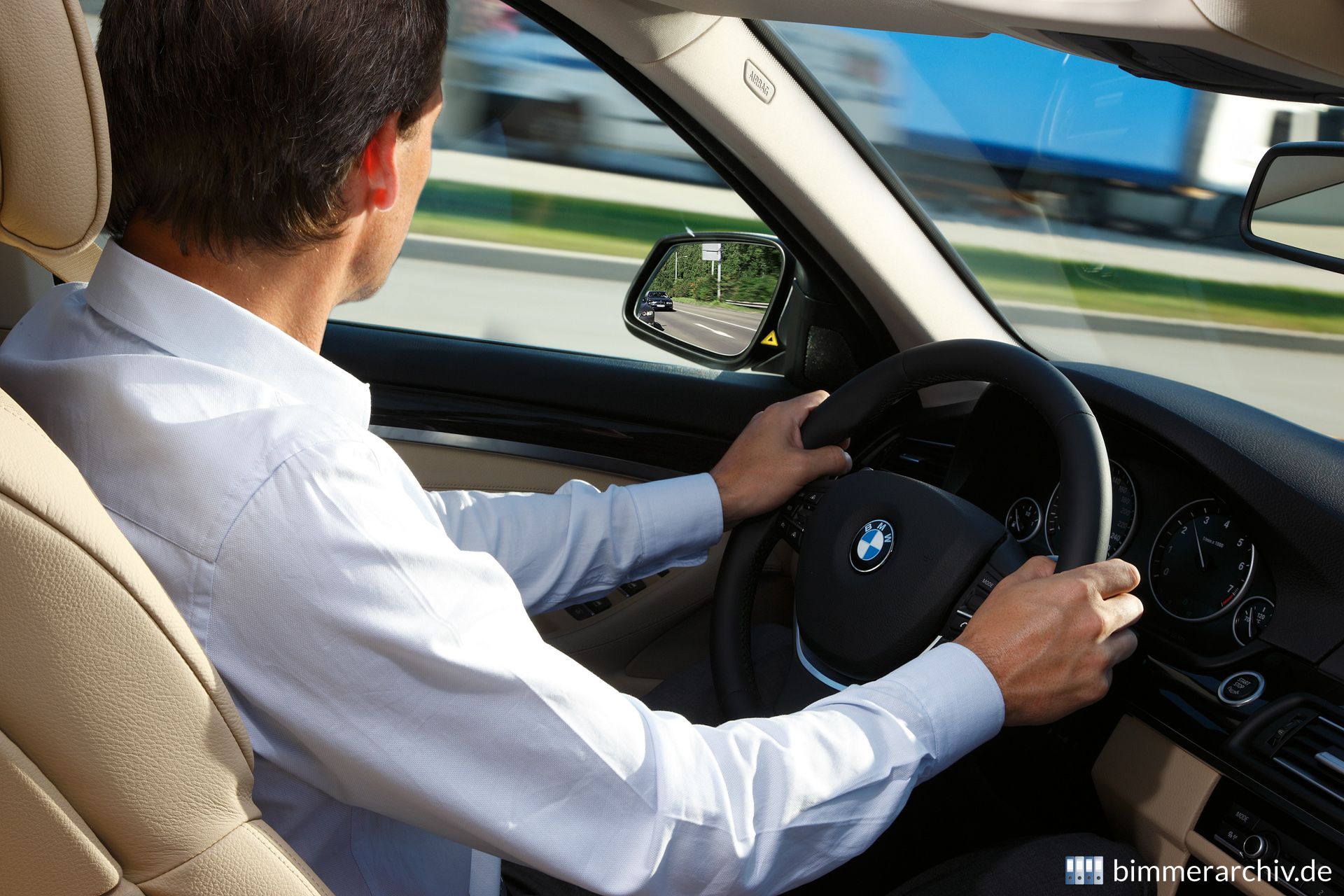 Spurwechselwarnung in der BMW 5er Limousine